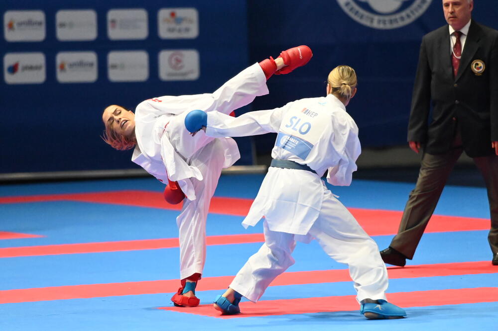 Anja Jović (lijevo), Foto: Boris Brnović/KSCG