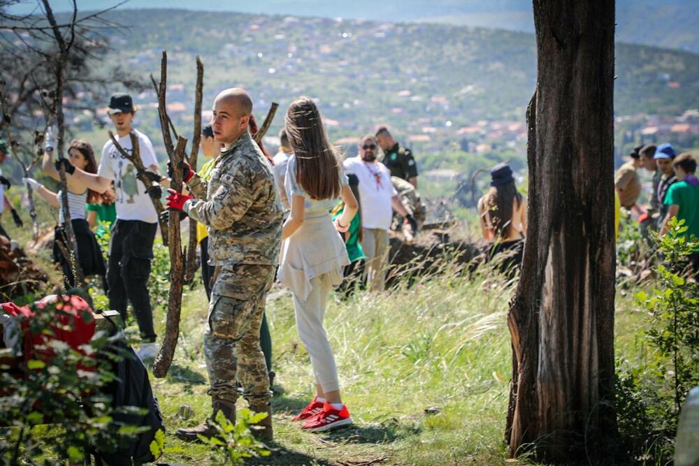 <p>Odvezeno je devet kamiona otpada, a ostatak će biti uklonjen u narednim danima</p>