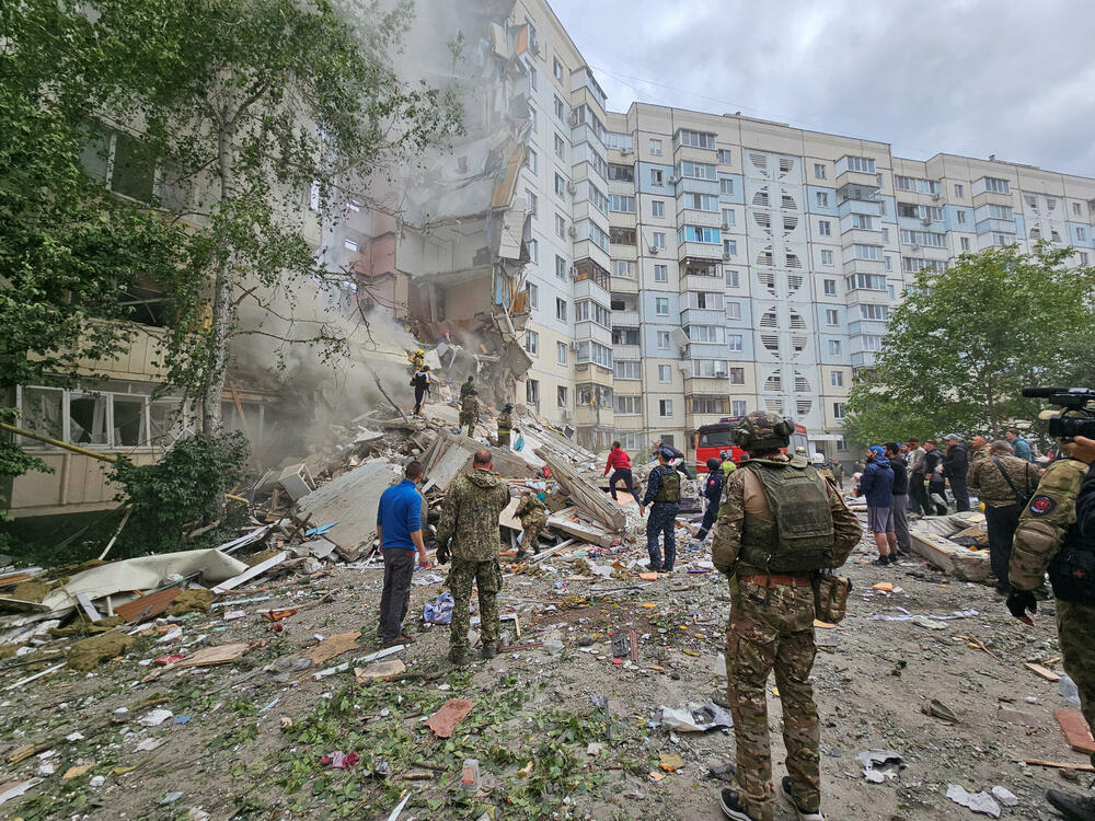 <p>U jednom od najsmrtonosnijih napada do sada na region Belgoroda, Ukrajina je pokrenula, kako su ruski zvaničnici rekli, masivan raketni napad sa balističkim projektilima "Točka" i višestrukim raketnim sistemima Adler i RM-70 Vampir (MLRS)</p>