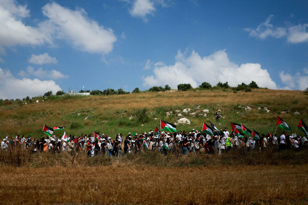 <p>Tokom rata u vrijeme stvaranja Izraela, oko 760.000 Palestinaca je pobjeglo ili protjerano iz svojih domova, a mnogi su se sklonili na teritorije koje će postati poznate kao Pojas Gaze i Zapadna obala</p>