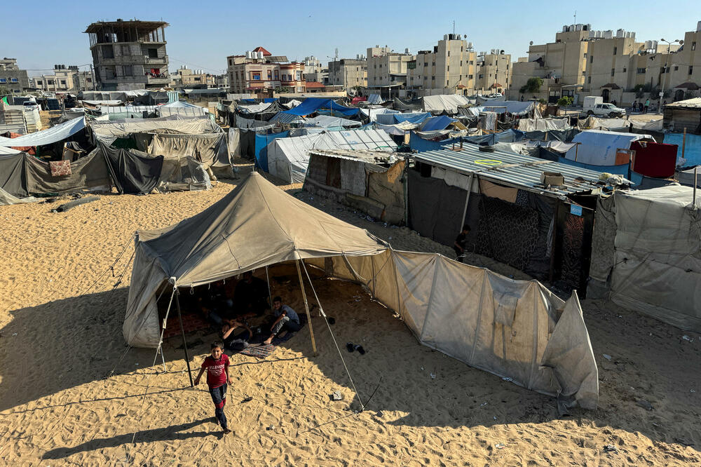 Izbjegli Palestinci u kampu u Rafi, Foto: Reuters