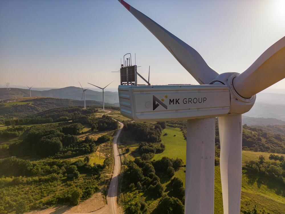 <p><em>MK Group i slovenačka kompanija Alfi Renewables otvorile su vetropark Krivača u Golupcu, i time realizovale jednu od najvećih regionalnih investicija u obnovljive izvore energije vrednu 165 miliona evra</em></p>