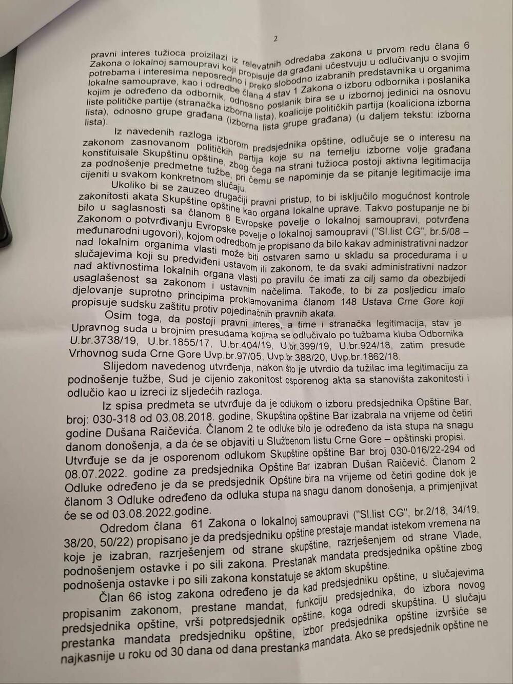 <p>"Sada se nakon svega postavlja pitanje, da li je Raičević koji je nakon lokalnih izbora u oktobru 2022. godine tijesnom većinom ponovo izabran za predsjednika, uopšte legitiman predsjednik s obzirom na okončanje predmetnog postupka i činjenicu da je isti prihvatio i inicirao da bude nezakonito izabran za predsjednika?", poručio je odbornik Demokrata</p>