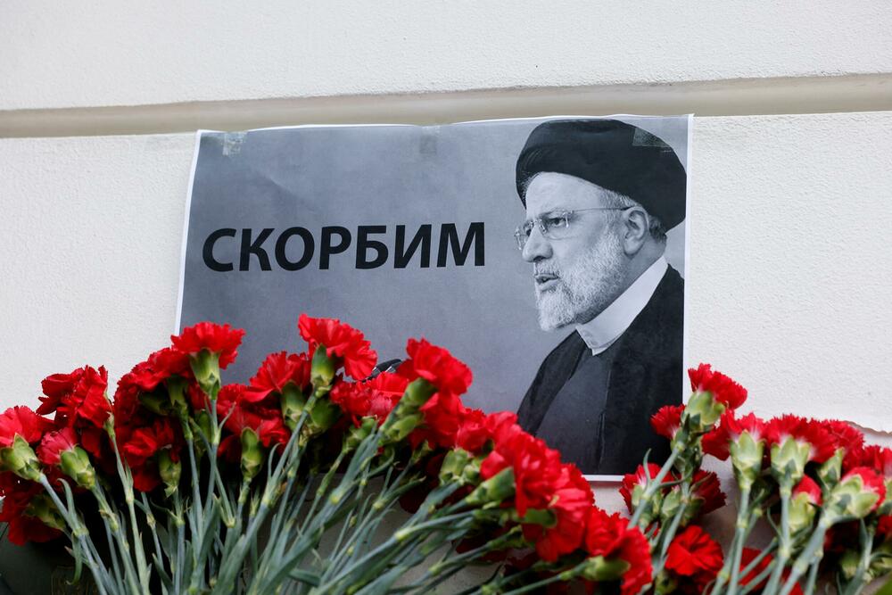 Cvijeće ispred iranske ambasade u Moskvi