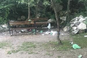 Srednjoškolci i ove godine devastirali eko park Blace