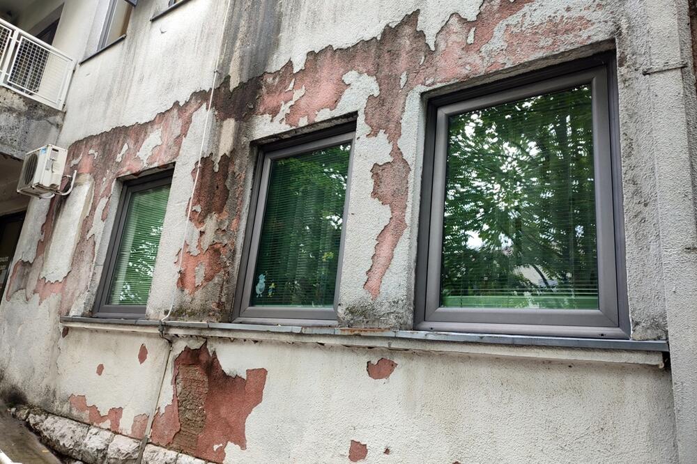 Zgrada postaje ruina, Foto: Svetlana Mandić