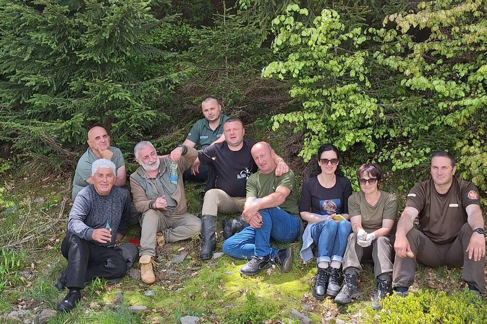 Učesnici akcije, Foto: Uprava za gazdovanje šumama i lovištima Kolašin