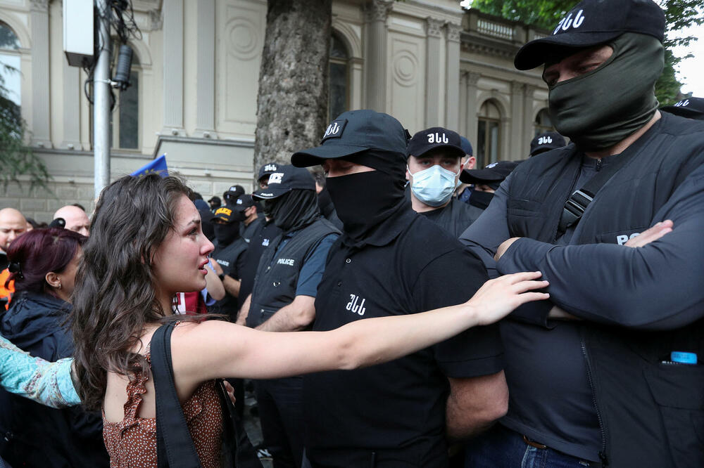 Sa protesta juče u Tbilisiju, Foto: REUTERS