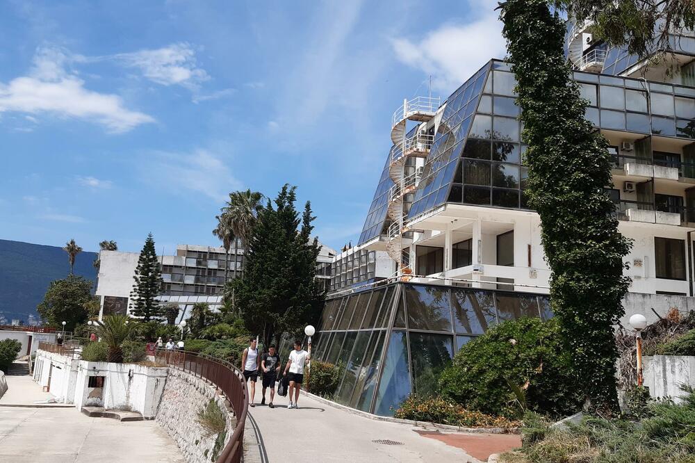 Radnicima se duguju radni staž i doprinosi: Hotel Plaža, Foto: Biljana Matijasevic