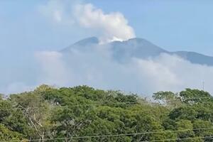 Filipini: Zbog erupcije vulkana evakuisano 2.800 ljudi, izbacao...