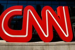 Sajber napad na TikTok: Ugrožen nalog CNN-a, meta i Paris Hilton