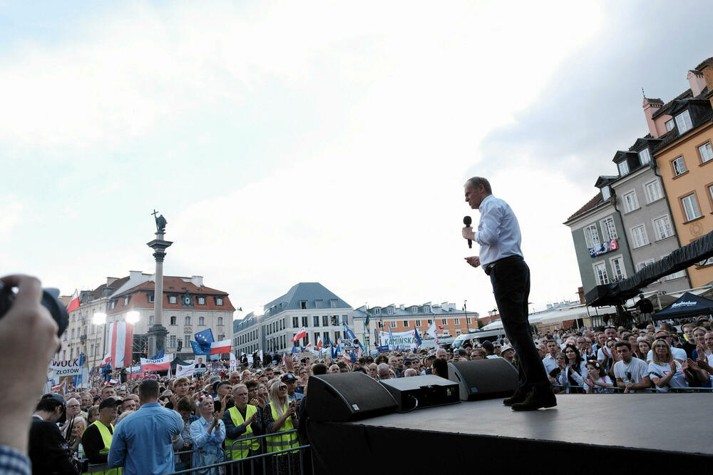 Tusk govori tokom godišnjice poljskih parlamentarnih izbora 1989, u Varšavi u Poljskoj (4. jun 2024.), Foto: Reuters