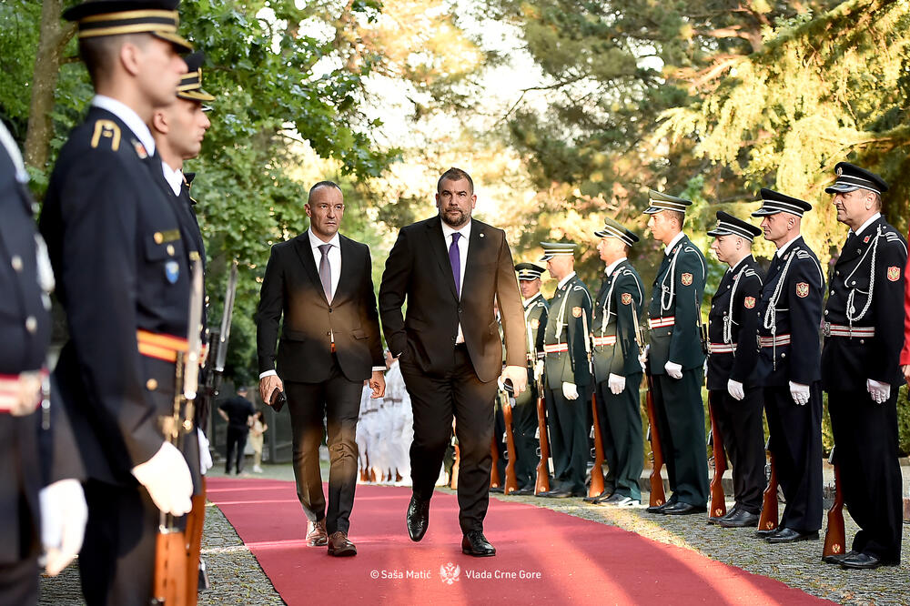 Krapović (desno), Foto: Ministarstvo odbrane