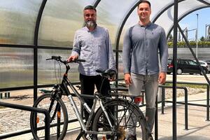 Nikšić: Postavljen natkriveni parking za bicikla kod Doma...