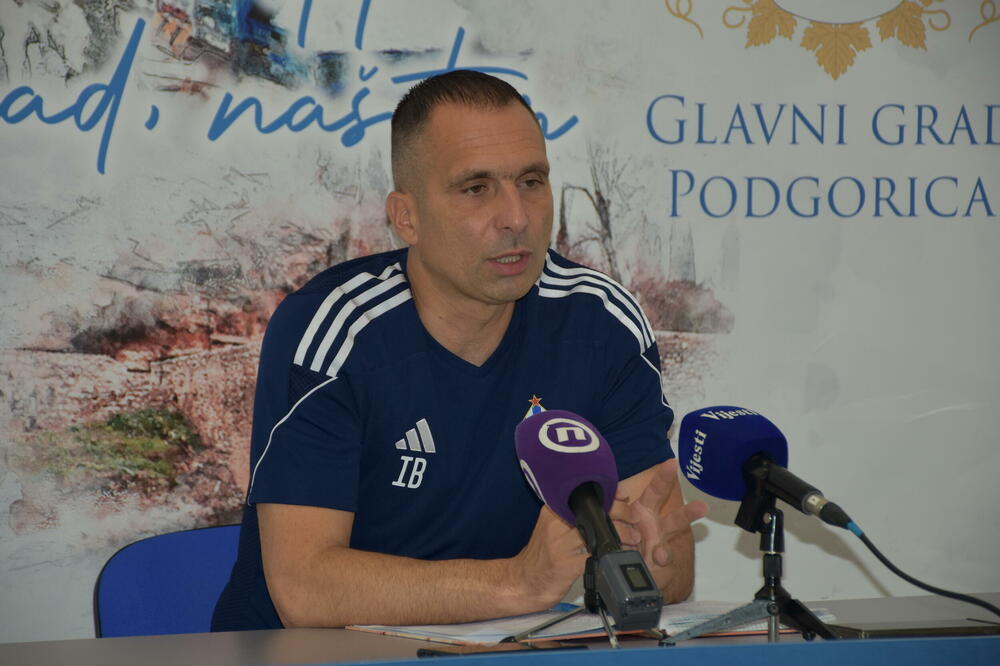 Ivan Brnović na današnjoj konferenciji, Foto: FK Budućnost