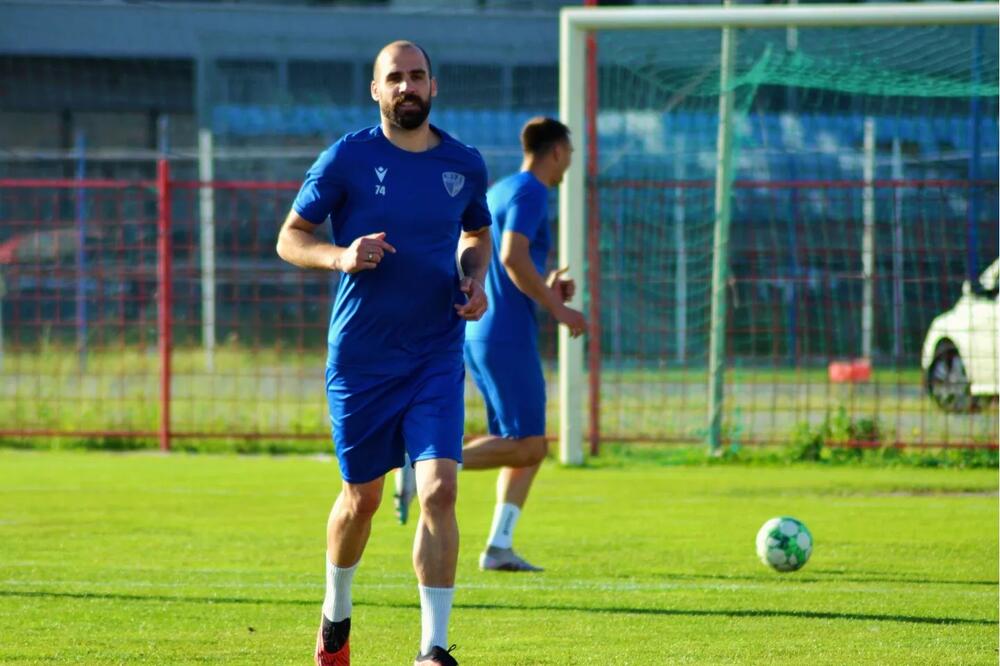 Balić na treningu Dečića, Foto: Fc Decic Admiral Bet/Facebook