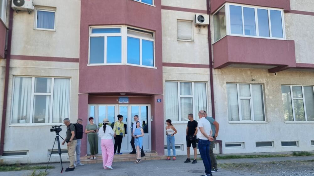 <p>Predstavnik stanara rekao da su se obraćali svim institucijama i gradonačelnici Injac</p>