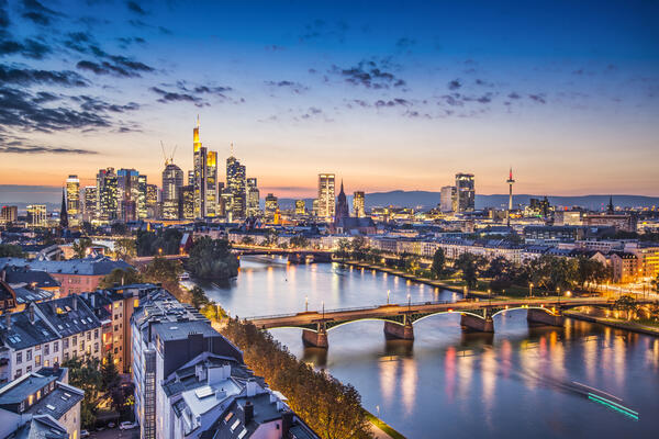 Frankfurt: Menhetn u srcu Evrope sa šumskim stadionom