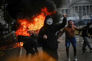 Buenos Aires u plamenu i protestima zbog reformi u državi