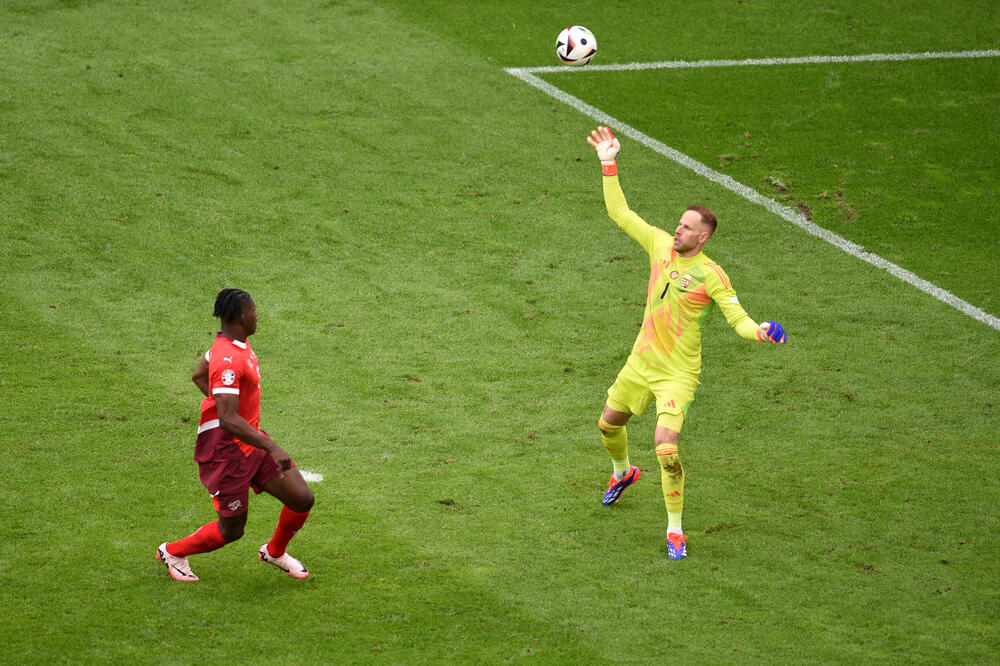 Embolo je lobovao Gulačija za konačnih 3:1, Foto: Reuters