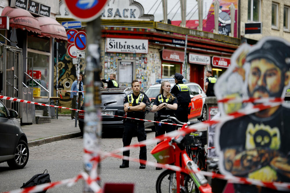 Policija je "neutralisala" napadača na navijače u Hamburgu, Foto: Reuters