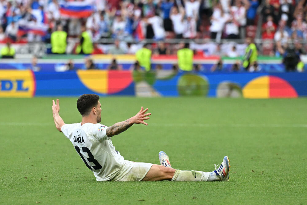 Heroj Sloveinije: Janža slavi gol za 1:1, Foto: Reuters