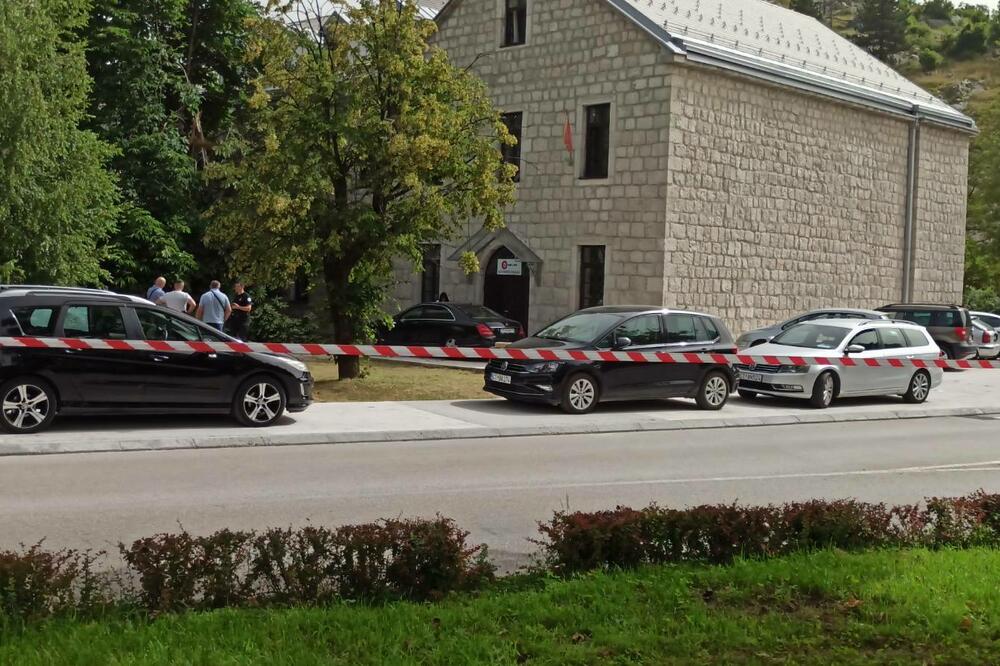 Uviđaj nakon dvostrukog ubistva na Cetinju, Foto: Foto: Luka Marsenić
