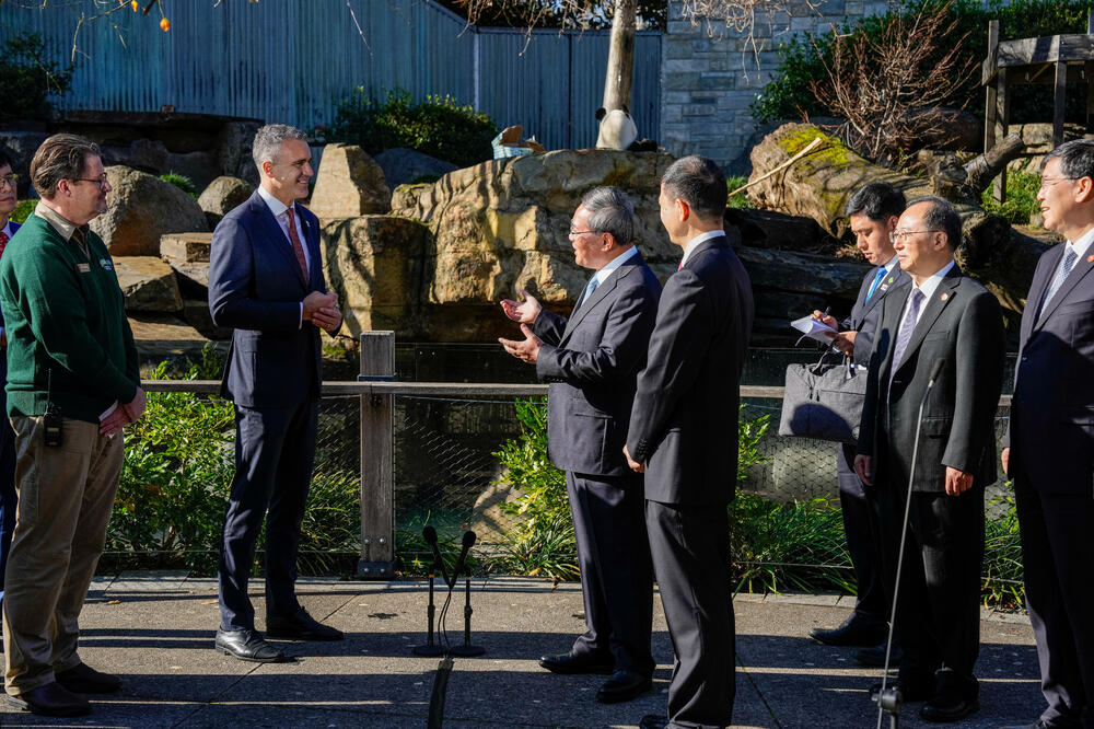 Kineski premijer Li Ćijang sa premijerom Australije Piterom Malinauskasom u Zoo vrtu u Adelaidi u Australiji, Foto: Rojters