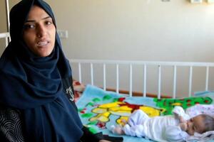 Izrael i Palestinci: Očajna majka moli za hranu za njenu...