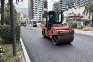 Budva: Postavili dio kaldrme, pa je podigli da bi što prije...