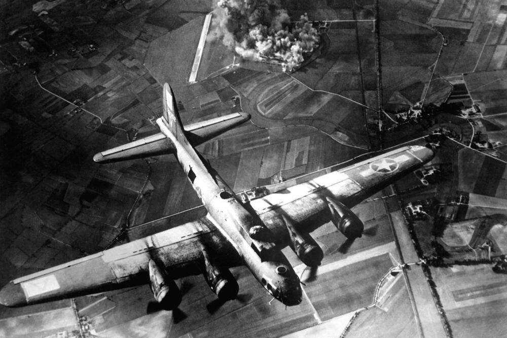 Bombarder B-17 tokom prvog velikog napada na Njemačku od strane 8. vazduhoplovnih snaga SAD-a, tokom Drugog svjetskog rata (1943.) (ilustracija), Foto: Shutterstock