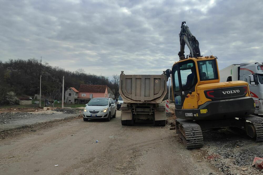 Sa gradilišta iz marta ove godine: Nikšić - Kuside, Foto: Svetlana Mandić