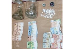 Podgoričanin uhapšen u Budvi, pronađeni kokain, marihuana i novac