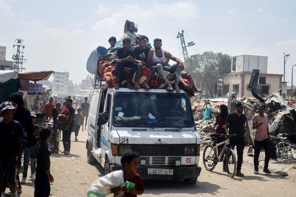 Palestinci bježe iz Kan Junisa, Foto: REUTERS