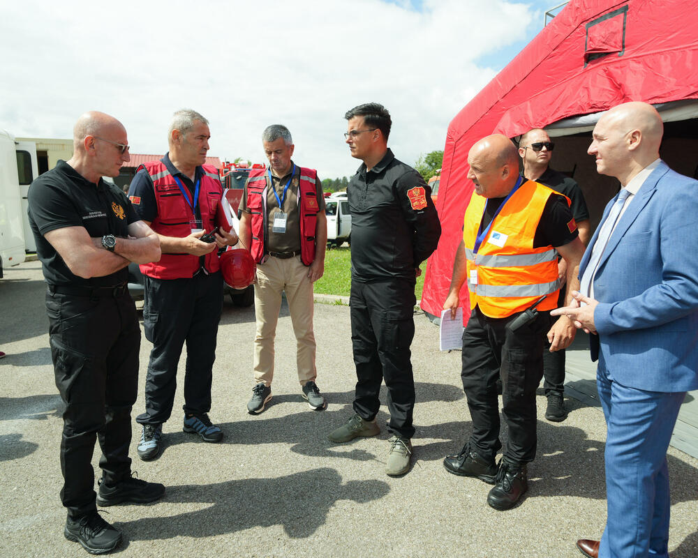 <p>Kako je saopšteno iz Ministarstva unutrašnjih poslova (MUP), cilj vježbe je provjera i primjena znanja i vještina spasilaca stečenih u okviru raznih, testiranje interoperabilnosti i saradnje između timova, upotrebu novih i savremenih tehnologija i opreme</p>