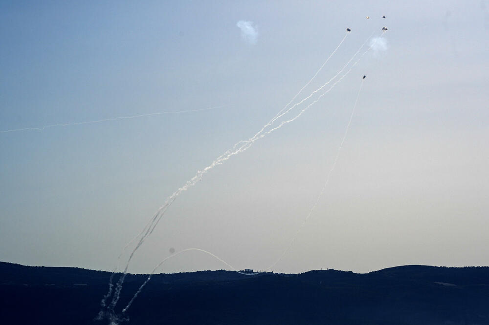 Izraelsko presretanje raketa ispaljenih iz Libana, Foto: Reuters
