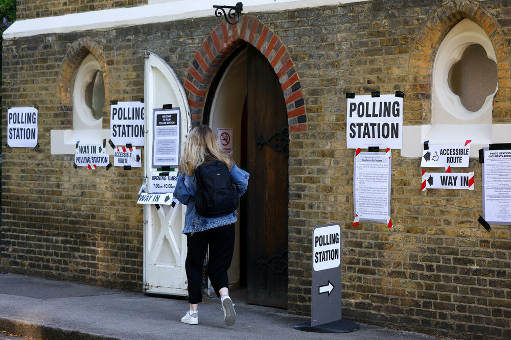Detalj ispred jednog biračkog mjesta, Foto: Reuters