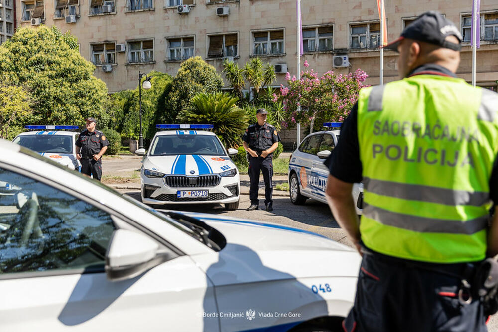 <p>"Na ovaj način naša policija dobija pouzdana i moderna vozila, po najvišim standardima bezbjednosti, koja omogućavaju efikasniji rad i povećanu sigurnost u obavljanju policijskih zadataka"<br /> </p>