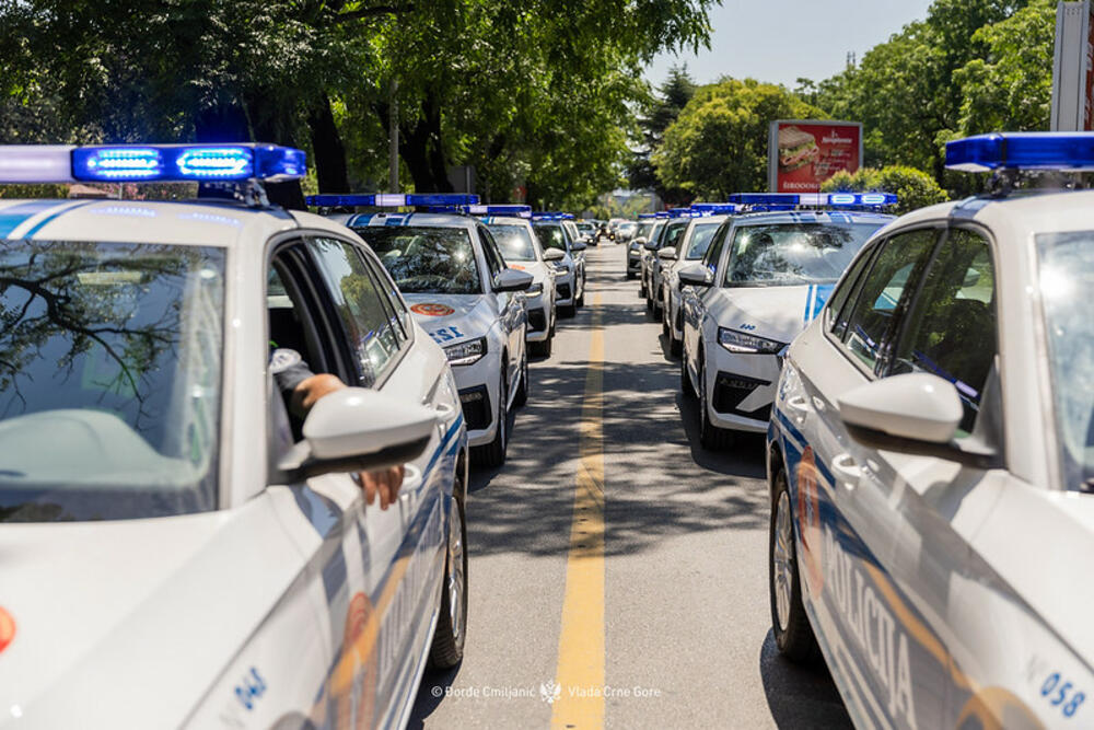 <p>"Na ovaj način naša policija dobija pouzdana i moderna vozila, po najvišim standardima bezbjednosti, koja omogućavaju efikasniji rad i povećanu sigurnost u obavljanju policijskih zadataka"<br /> </p>