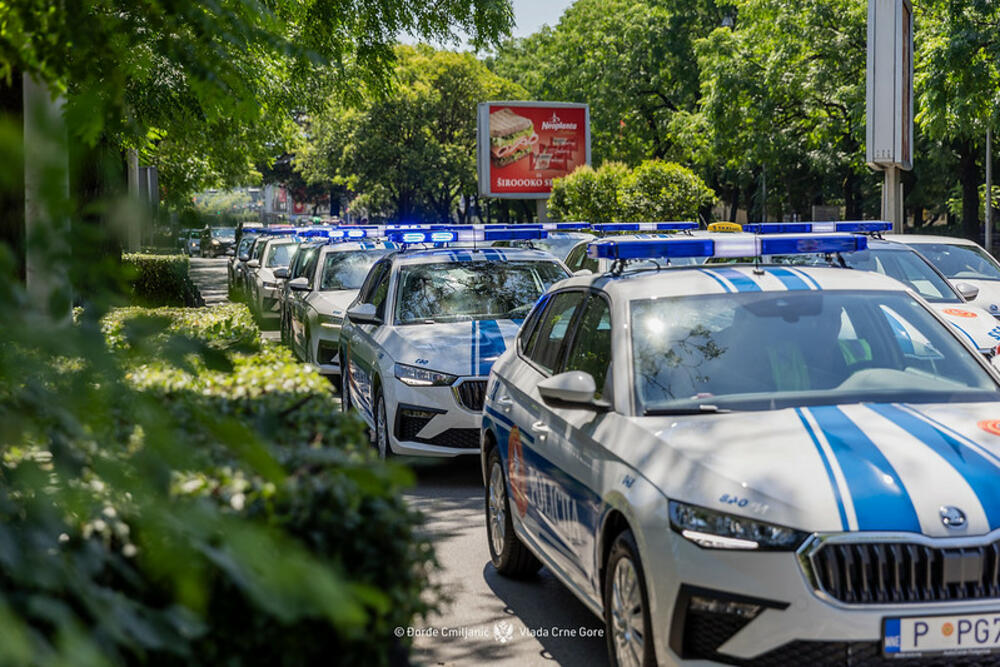 <p>"Na ovaj način naša policija dobija pouzdana i moderna vozila, po najvišim standardima bezbjednosti, koja omogućavaju efikasniji rad i povećanu sigurnost u obavljanju policijskih zadataka"<br /> </p>