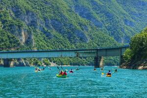 Kajakaška regata na Pivskom jezeru okupila oko 20 učesnika