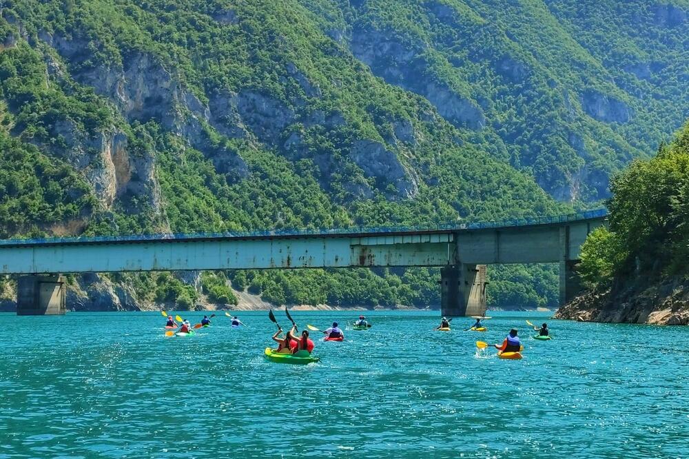 Odvezli turu od gradske plaže u Plužinama, Gošinog mosta, do pećine Oteša, Foto: Park prirode Piva