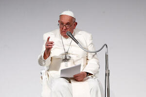 Papa apeluje na nove mirovne napore, nakon novih napada u Ukrajini...