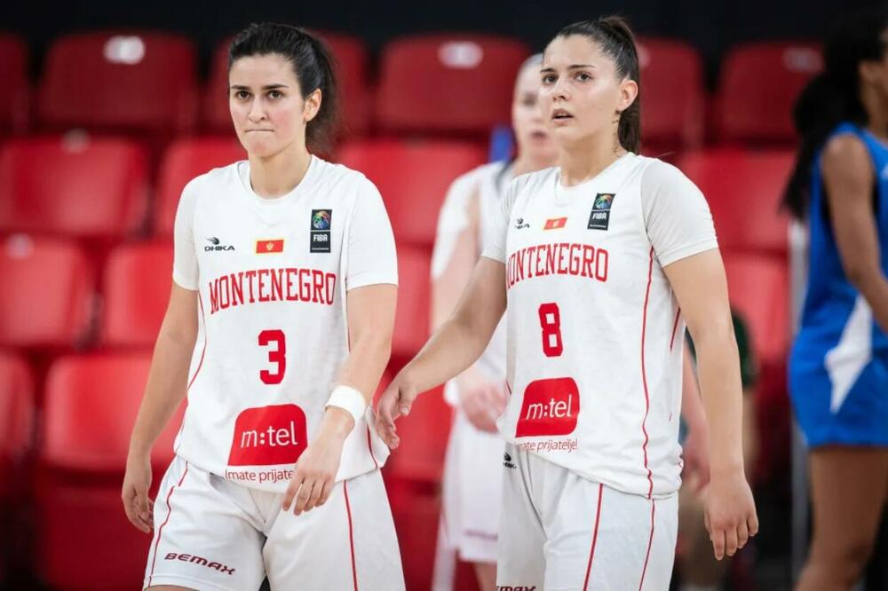 Jovana Savković i Jelena Bulajić na današnjem meču, Foto: FIBA