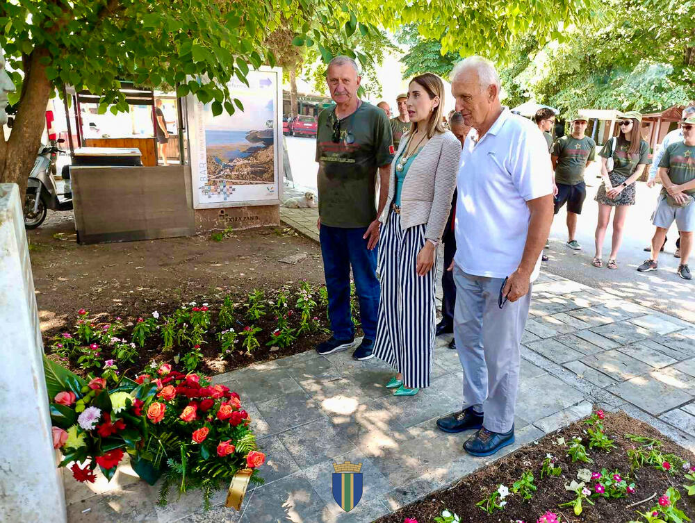 <p>Crna Gora uvijek je znala da je vrijednost slobode neprolazna vrijednost za koju se uvijek iznova mora boriti i ljubomorno je čuvati kao najvrjedniju stvar sa kojom je vjekovima opstajala i opstala”, kazao je predsjednik Opštine Bar</p>