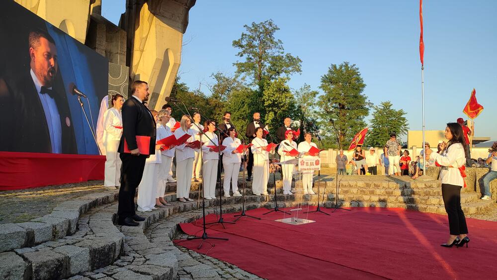 <p>U Nikšiću održana akademija „Crvena ruža slobode“</p>