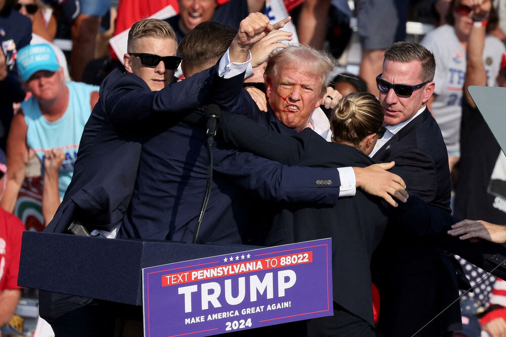 Tramp u trenutku kada je na njega pokušan atentat, Foto: Reuters