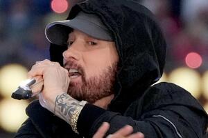 Eminem objavio dugoočekivani album pun kontroverzi