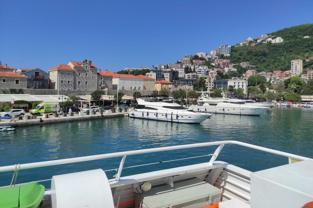 Luka Budva i Stari grad, Foto: Mirko Kotlaš