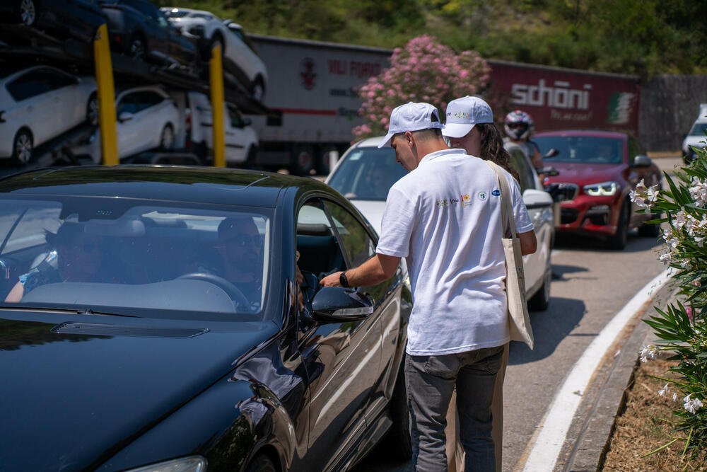 <p>100.000 poklona za turiste na prelazu Dobrakovo, Debeli brijeg i Aerodromu Tivat</p>